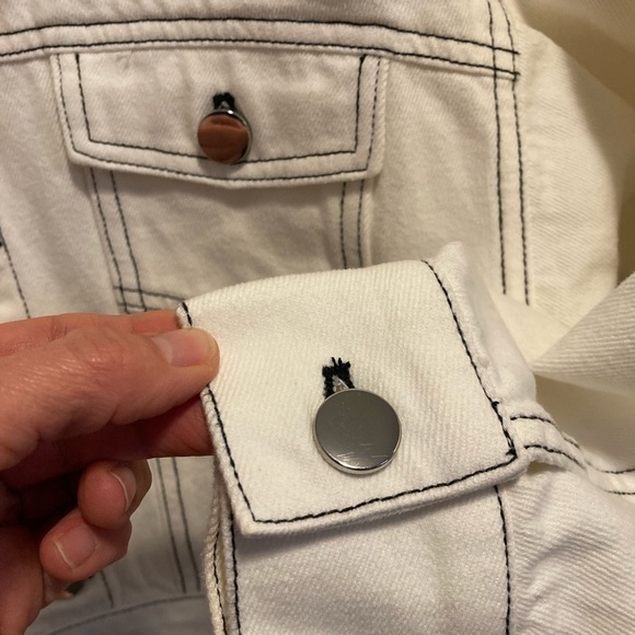 𝅺LPA pristine white cropped jean jacket. Size XS - Picture 8 of 12